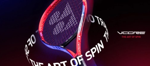 Tenisová raketa Yonex Vcore 7. generace poskytuje nejvyšší úroveň rotace. Vyzkoušejte si to i Vy